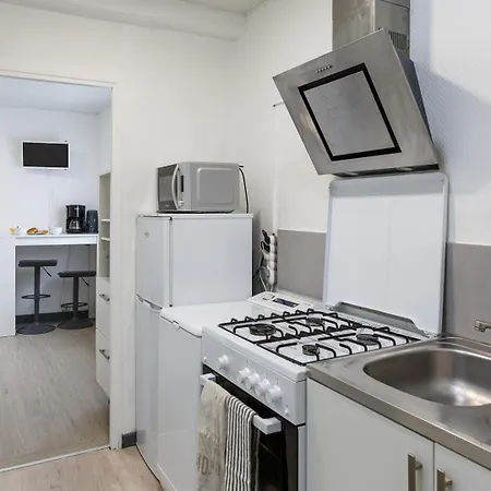 Le Cosy T1 - 18 M2 아파트 *